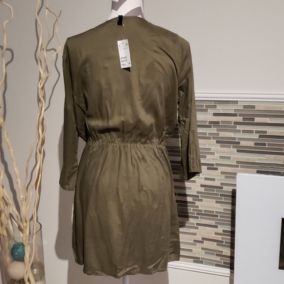 Dress - Picture 3 of 4